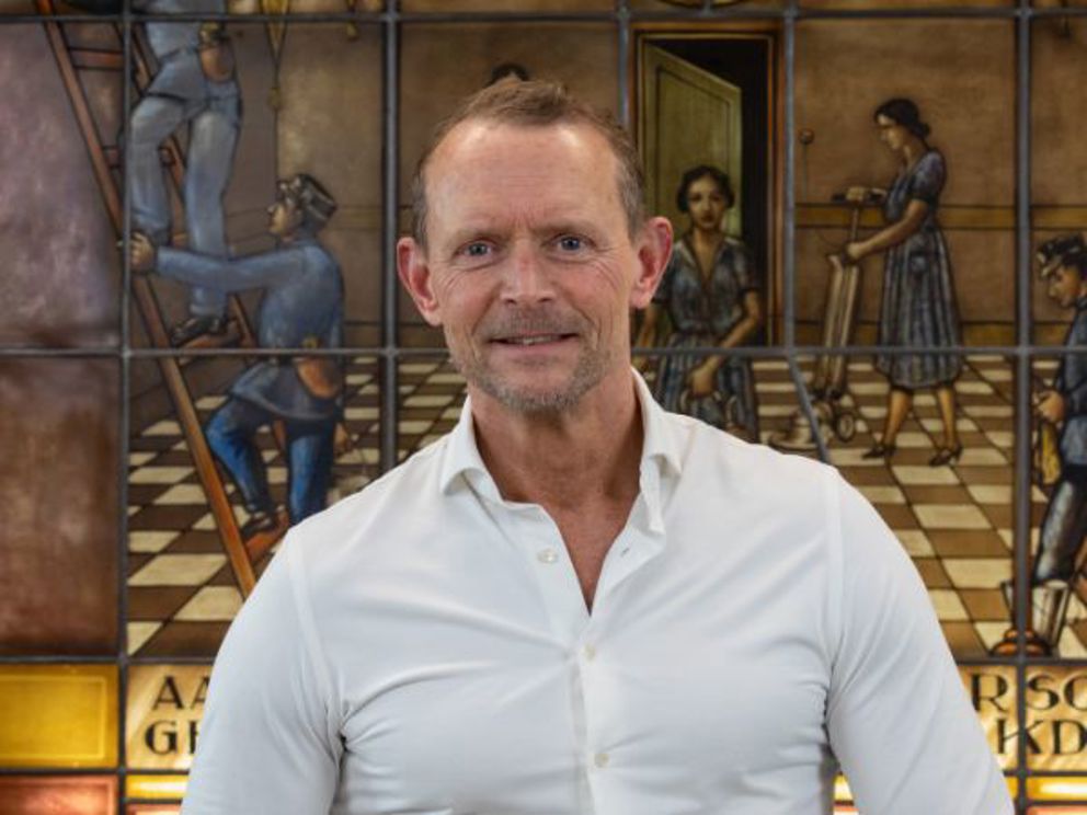 Portret van de senior key accountmanager van schoonmaakbedrijf 1nergiek