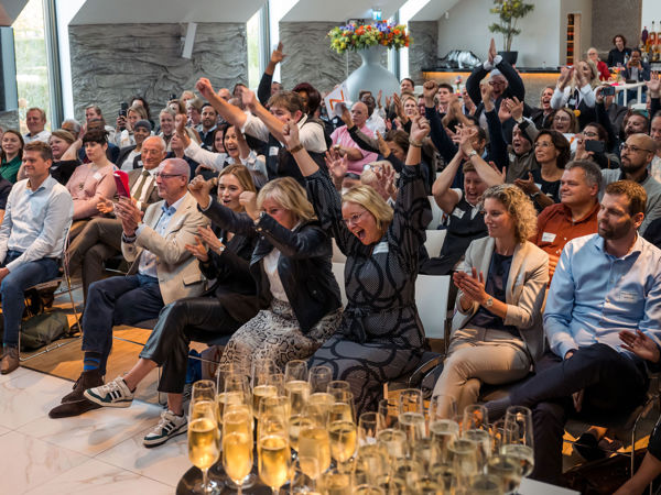 1nergiek juichend bij de Best Practice Awards 