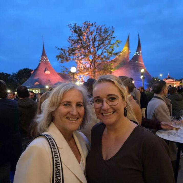 Collega's van schoonmaakbedrijf 1nergiek bij Grand Spectacle Efteling